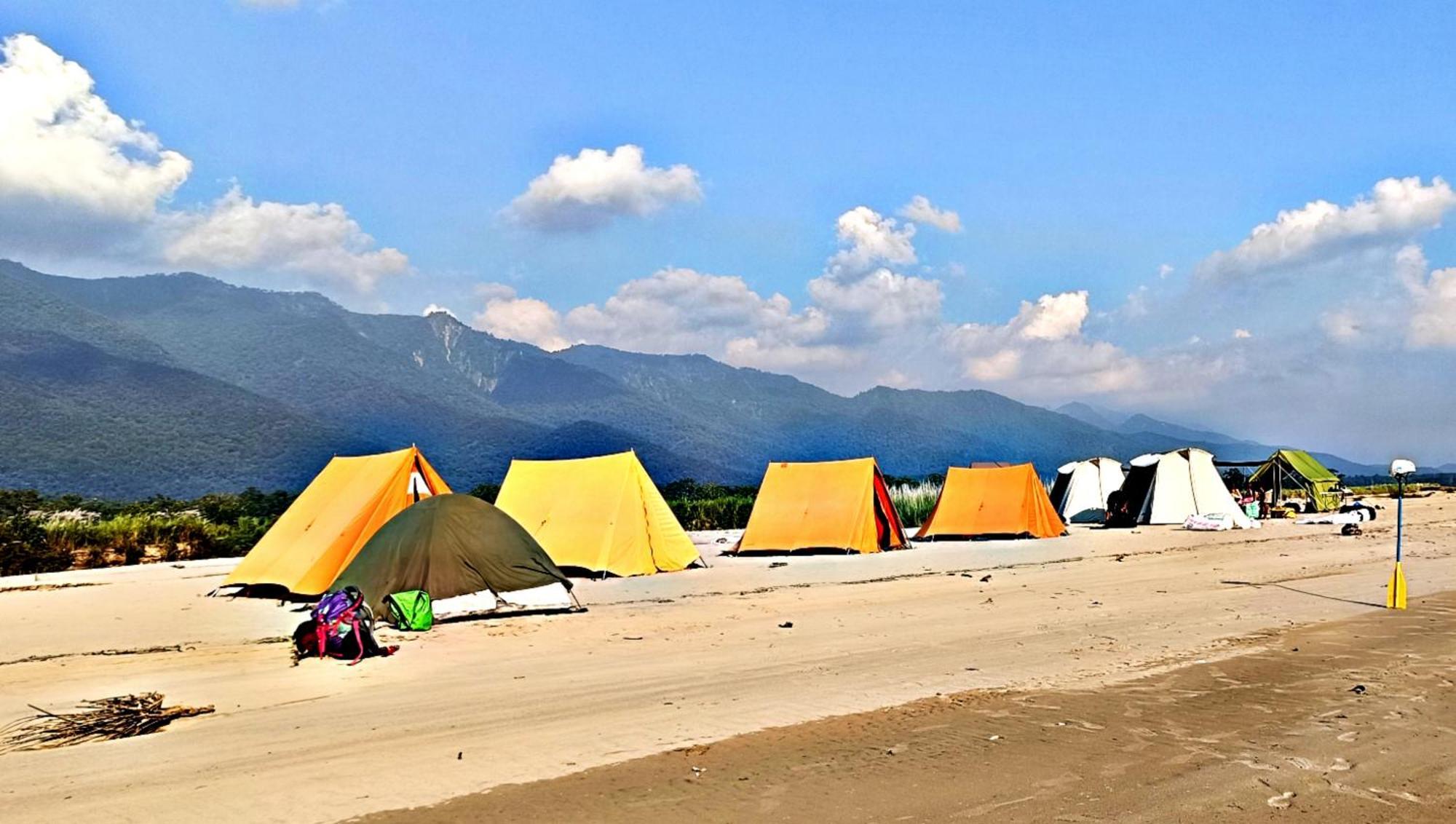 Mr. B'S Place Bardiya Exteriör bild